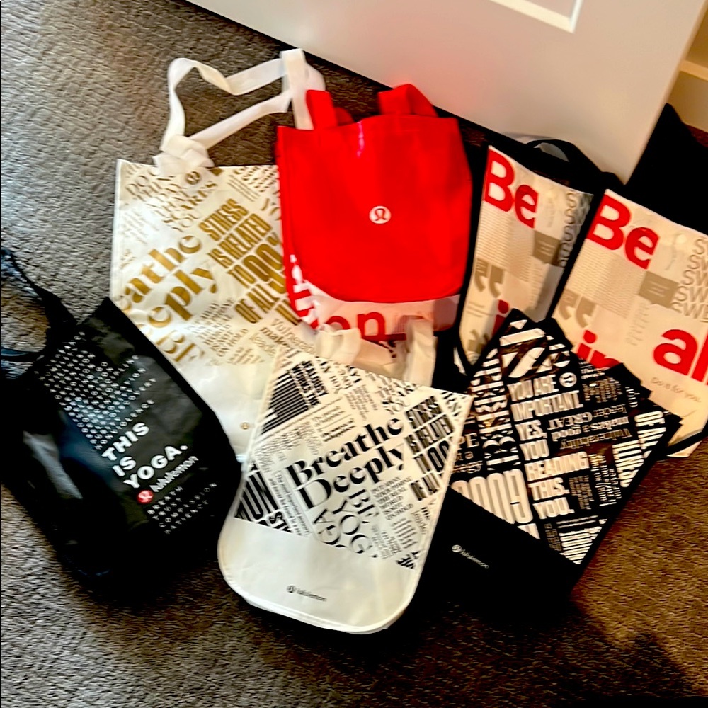 Rare! Lululemon reusable bags! Set of 7! 6 small and 1 large!